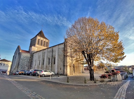 Église Saint-Denis ou Saint-Denys de Montmoreau-Saint-Cybard