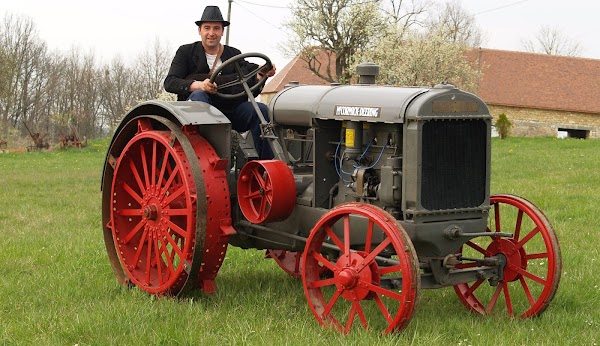 Museum of Agricultural Machinery and Automobile Salviac