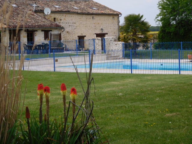 Large house private pool sleeps 12,7 bedrooms,5 bathrooms,