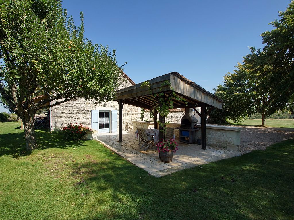 Stunning, luxurious  property set in glorious countryside, heated pool
