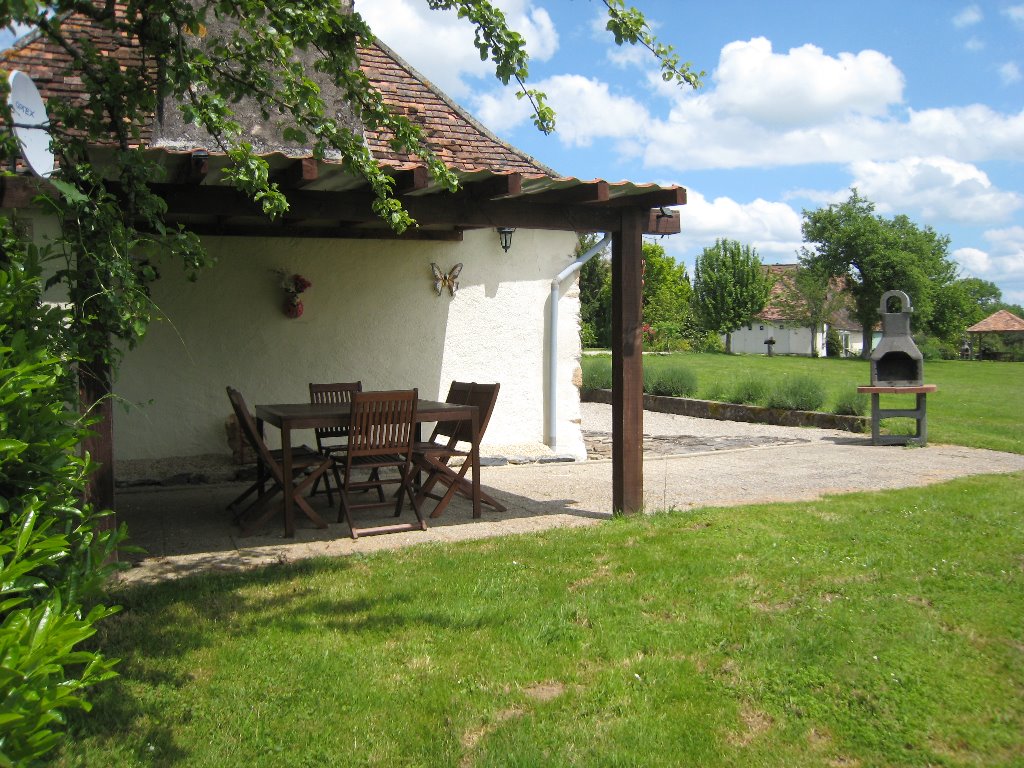 Quaint 18th Century spacious stone cottage with stunning views