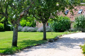 Quaint 18th Century spacious stone cottage with stunning views