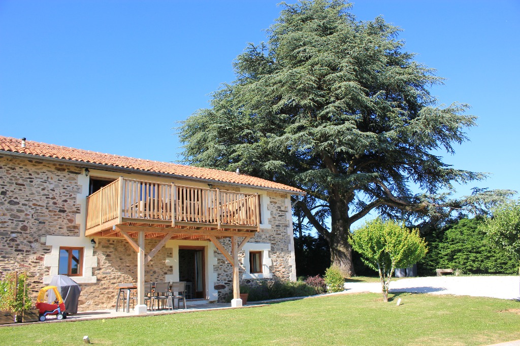 Le Pommier, Child Friendly rural gite with large pool & garden — 3-Schlafzimmer Gîte in Charente