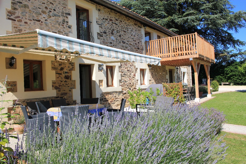 Le Tilleul, 2 Child Friendly rural gites, large private pool & garden