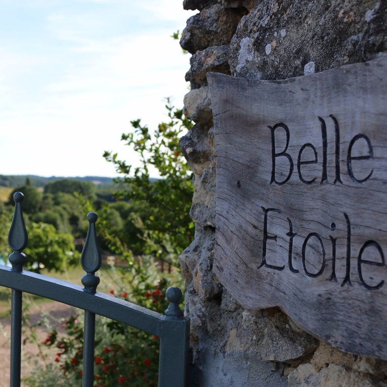 BELLE ETOILE - FARMHOUSE, IN RONSENAC, POITOU-CHARENTES, FRANCE