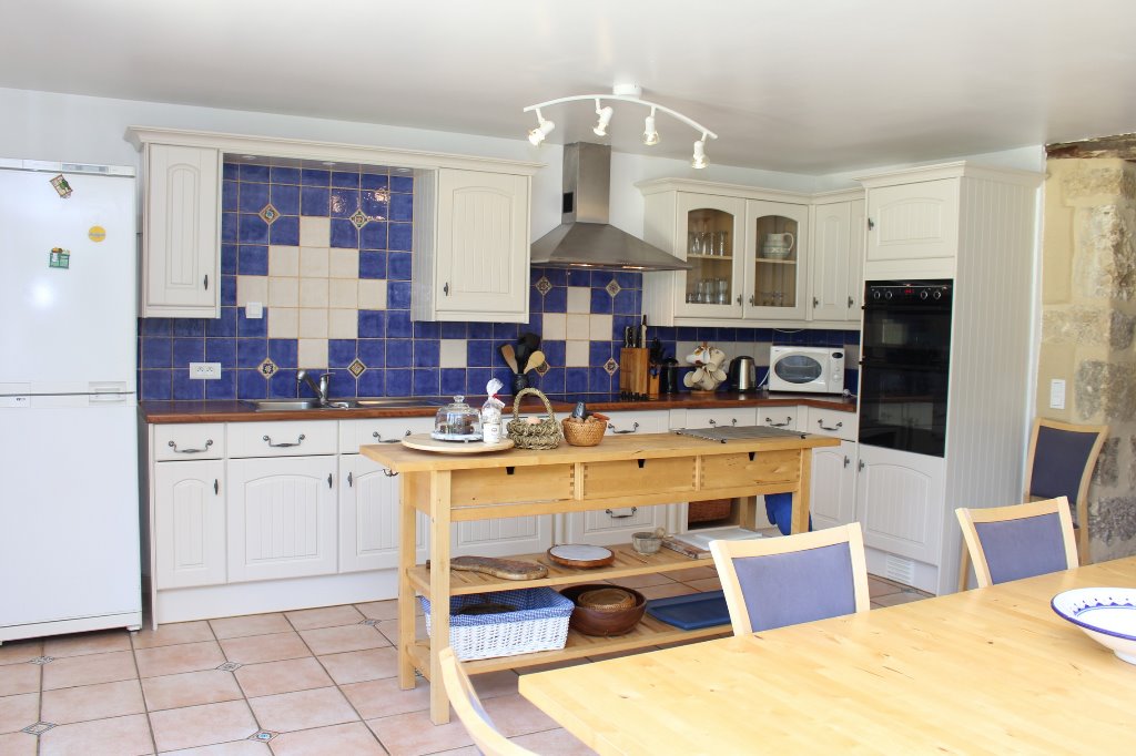 STUNNING 18thC PROPERTY. HUGE HEATED POOL IN PRIVATE 50 ACRE ESTATE