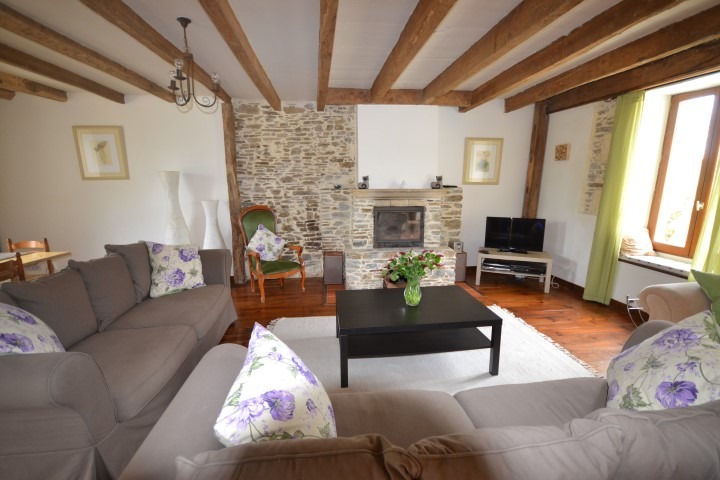 La Maison Seronera - Large Farmhouse with Private Pool - sleeps 11