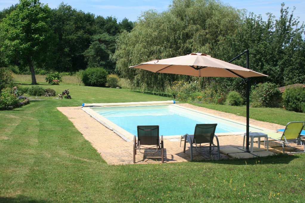 Rural gite with pool near Brantome. — 3-Schlafzimmer Gîte in Aquitaine
