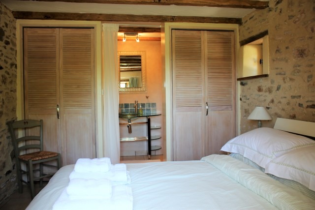 Le Pommier, Child Friendly rural gite with large pool & garden