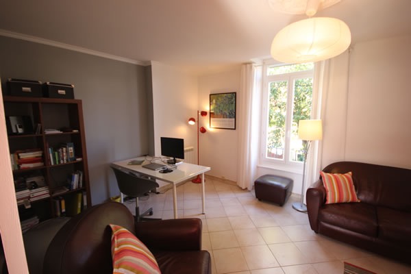 Spacious apartment with terrace in the heart of Saint-Chinian