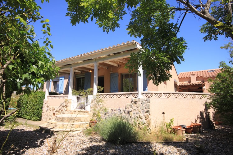 Holiday villa with heated pool and garden in Cesseras, Languedoc