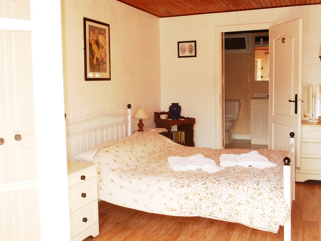 A luxurious beamed Breton longere set in 3 acres