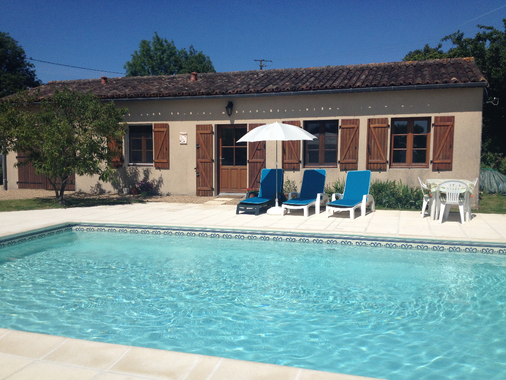 Tranquility Cottage — 1-dormitorios Gîte en Deux-Sèvres