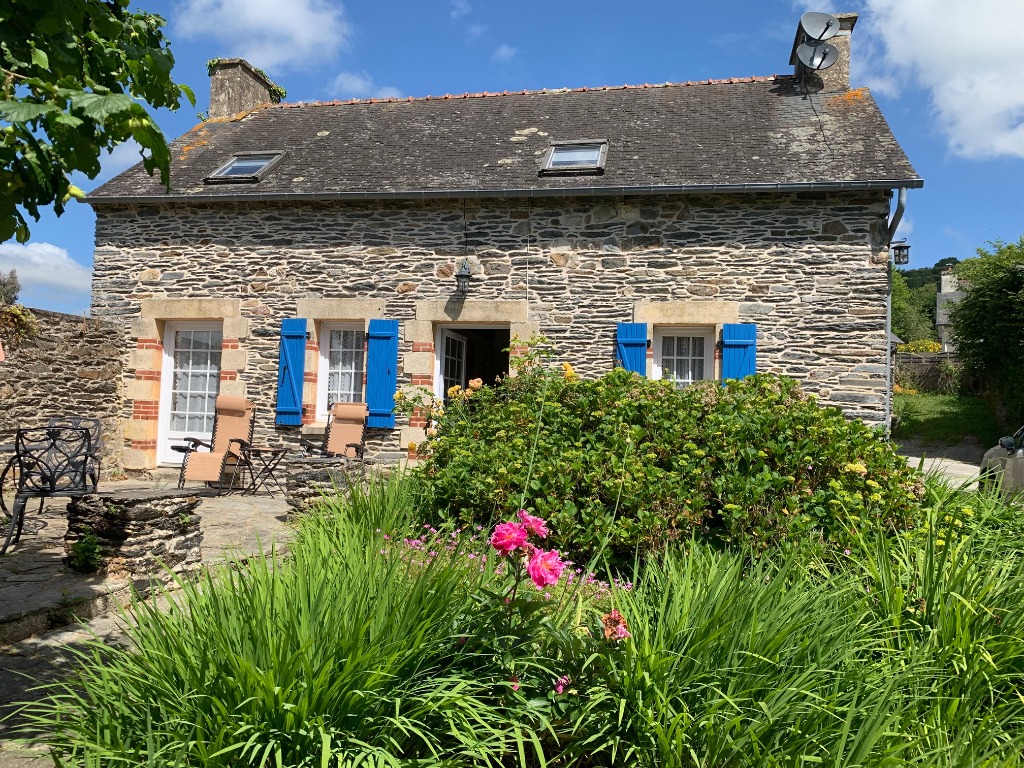 Lake Cottage — 2-bed Cottage in Côtes-d'Armor