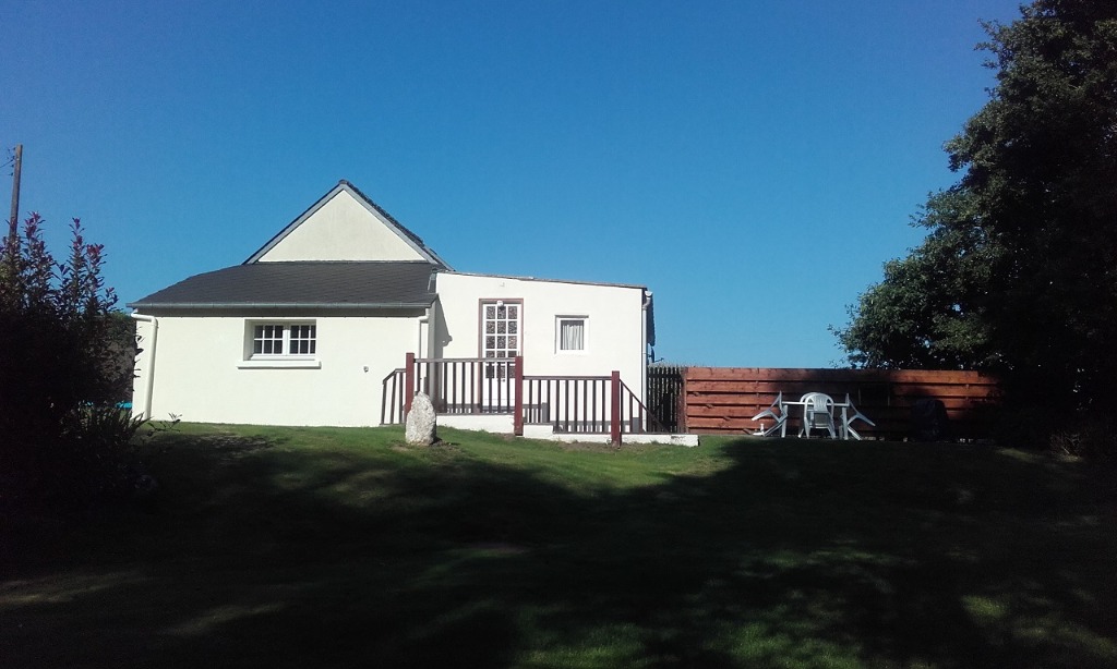 Brittany Holiday Cottage set in two acres with Fishing Lake — 2-slaapkamer Cottage in Brittany