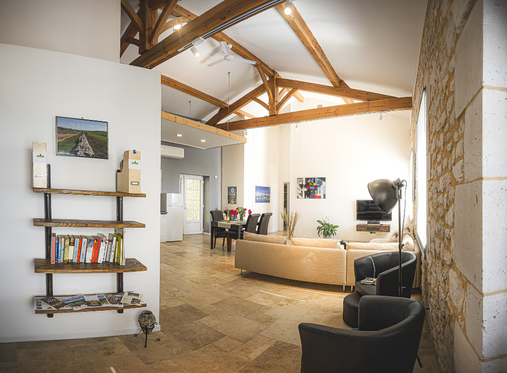 La BelleView - Le Gîte with heated swimming pool and hot tub