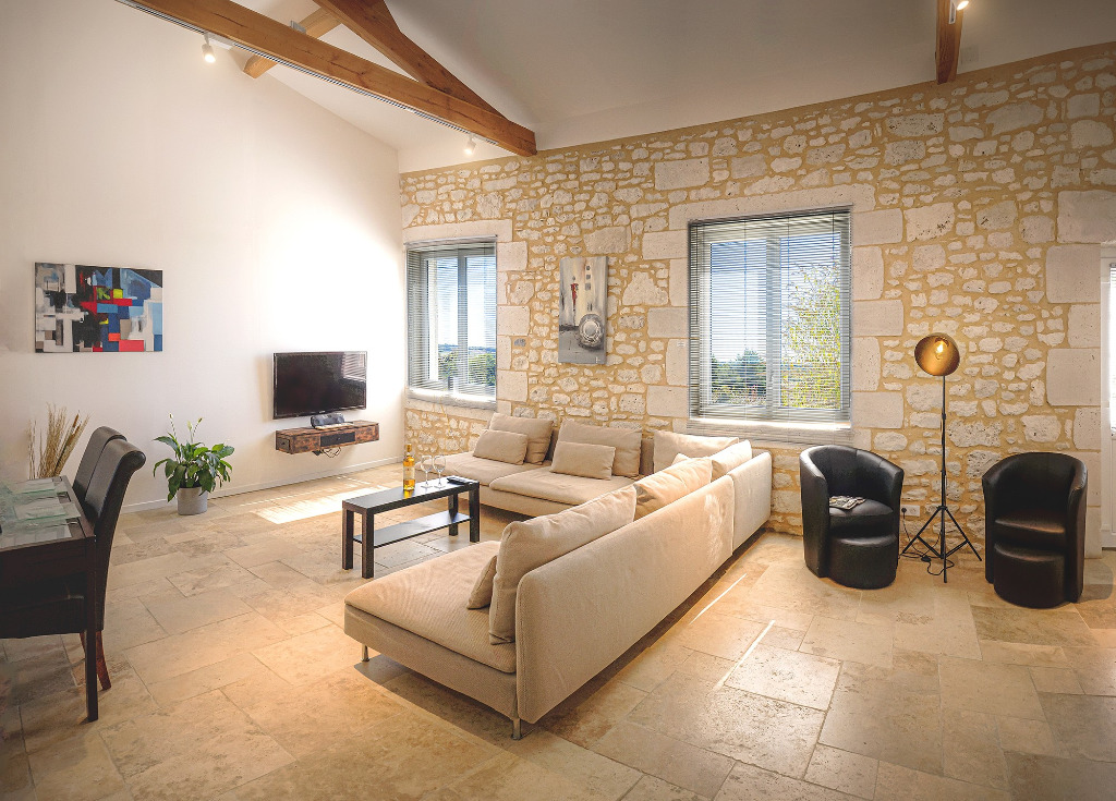 La BelleView - Le Gîte with heated swimming pool and hot tub