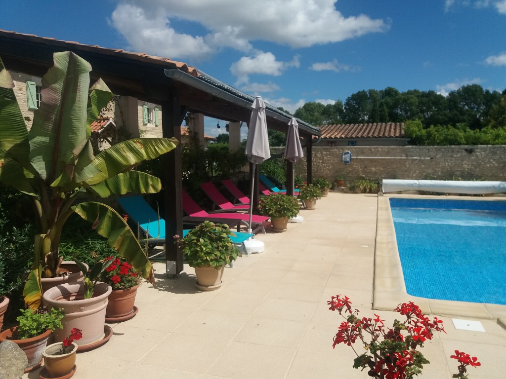 Sweet gite for 4 people with huge play area & 2 swimming pools