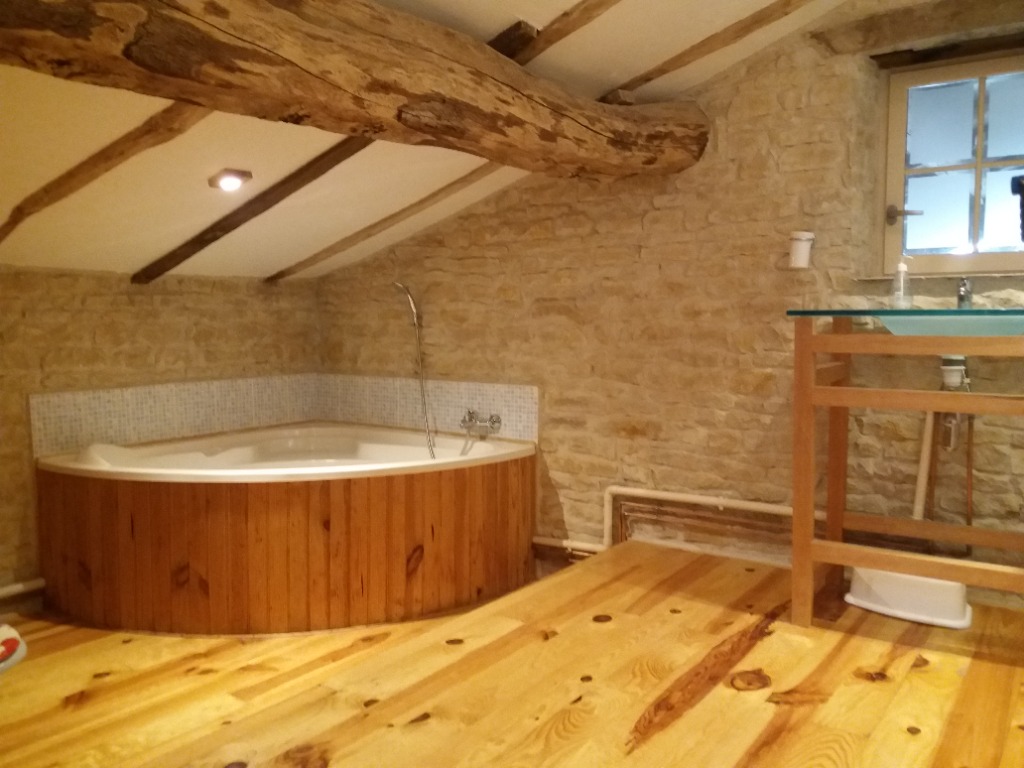 3 bedroom gite with 2 heated salt water pools & hot tub