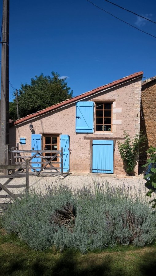 Rose Cottage, a beautiful barn with private heated swimming pool