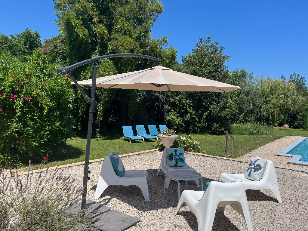 St Remy de Provence country cottage - pool  and large private garden