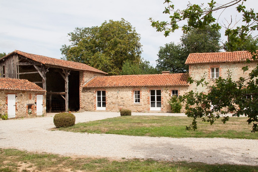 Le Thibeuf  character Vendee logis on a château estate with pool