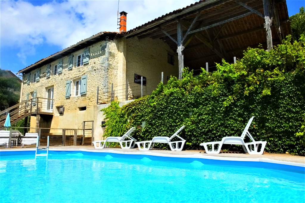 Les Hirondelles — 5-Schlafzimmer Scheune in Poitou-Charentes
