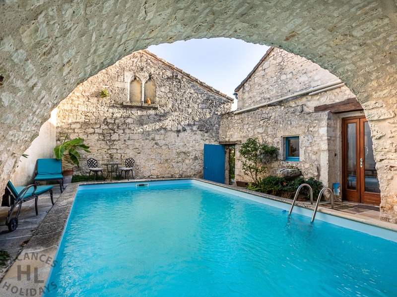 La Forge hilltop village stay with heated pool and panoramic views — 3-slaapkamer Huis in Tarn-et-Garonne