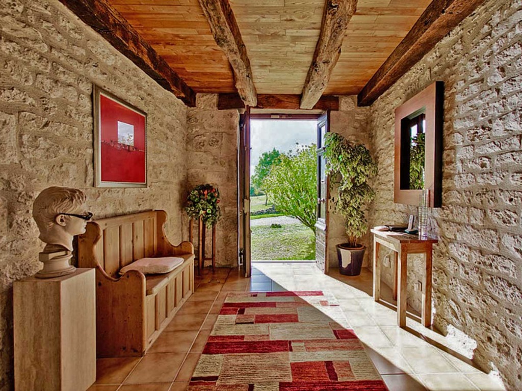 Character House for 6 guests with private pool