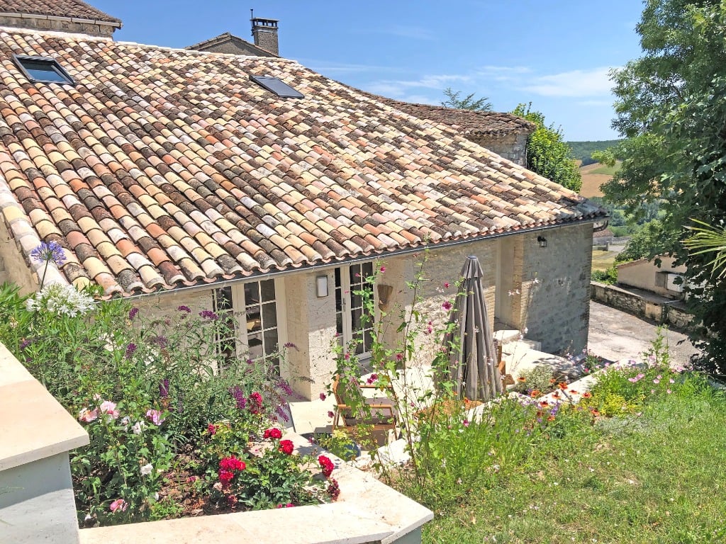Millial on the edge of beautiful hilltop village — 2-slaapkamer Huis in Tarn-et-Garonne