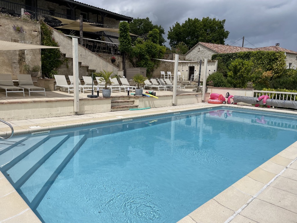 Very spacious, large house, panoramic view, swimming pool & spa****