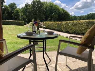 Gite Magic - Bright spacious one level Gite - a quiet haven for couples