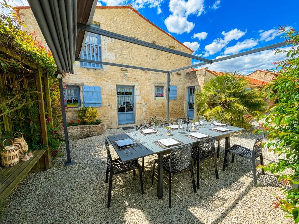 Les Moissons - character Vendee cottage with shared heated pool,