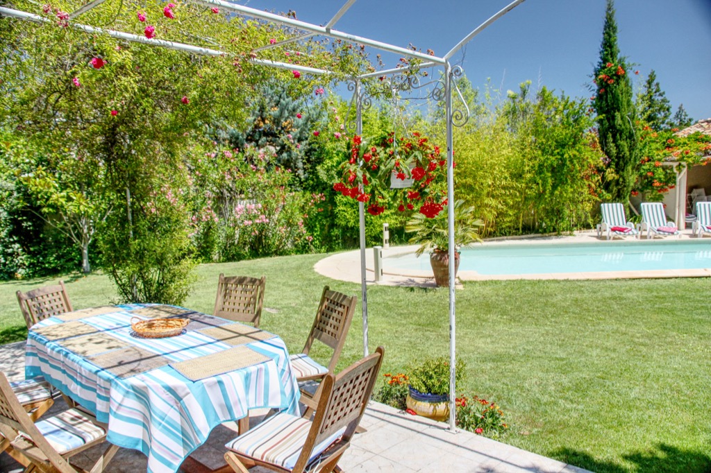 Large stone-built house with air-conditioning and private pool
