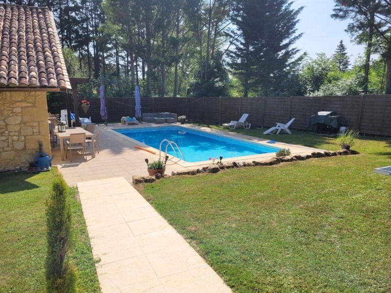 Private House with Pool and enclosed garden surrounded by farmland