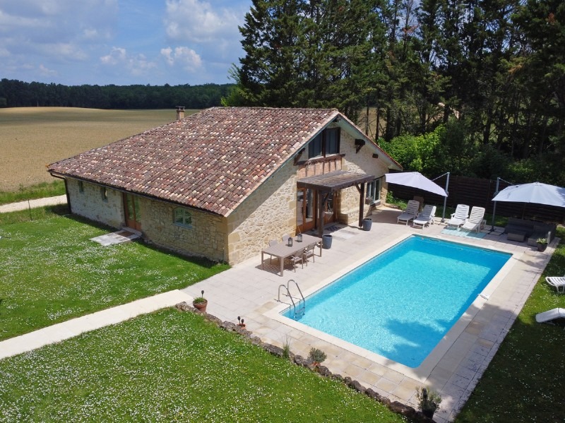 Private House with Pool and enclosed garden surrounded by farmland