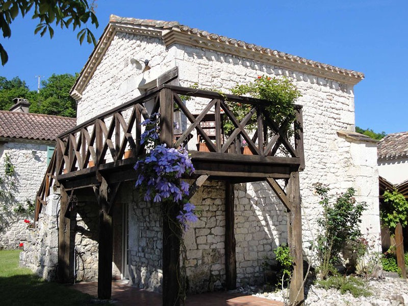 Complete Privacy in Rolling Countryside