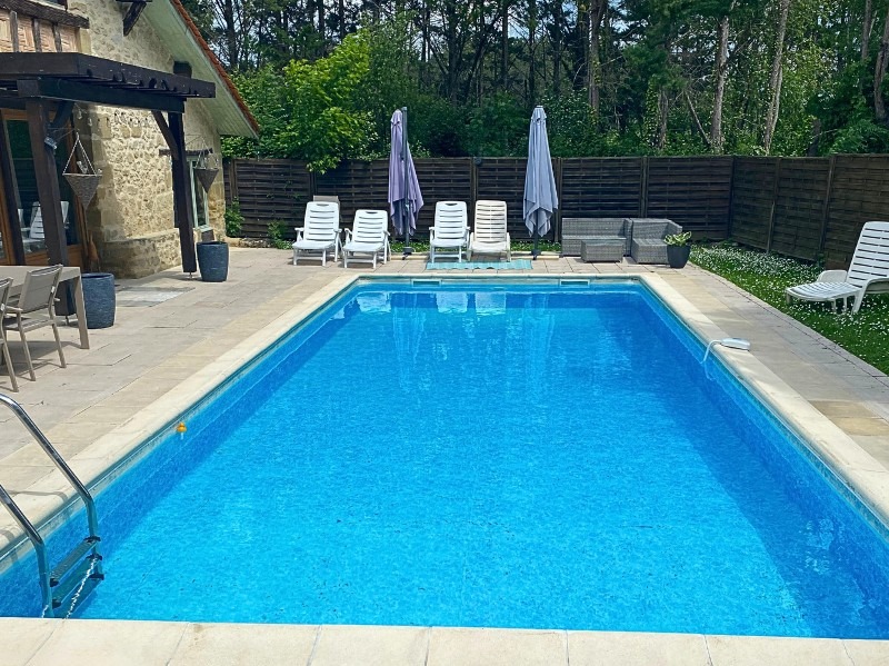 Private House with Pool and enclosed garden surrounded by farmland