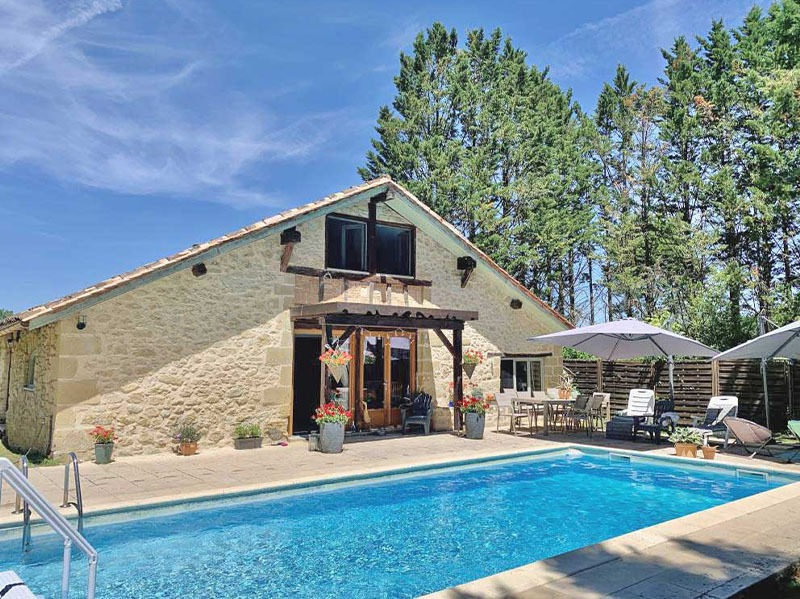 Private House with Pool and enclosed garden surrounded by farmland — 7-slaapkamer Huis in Lot-et-Garonne