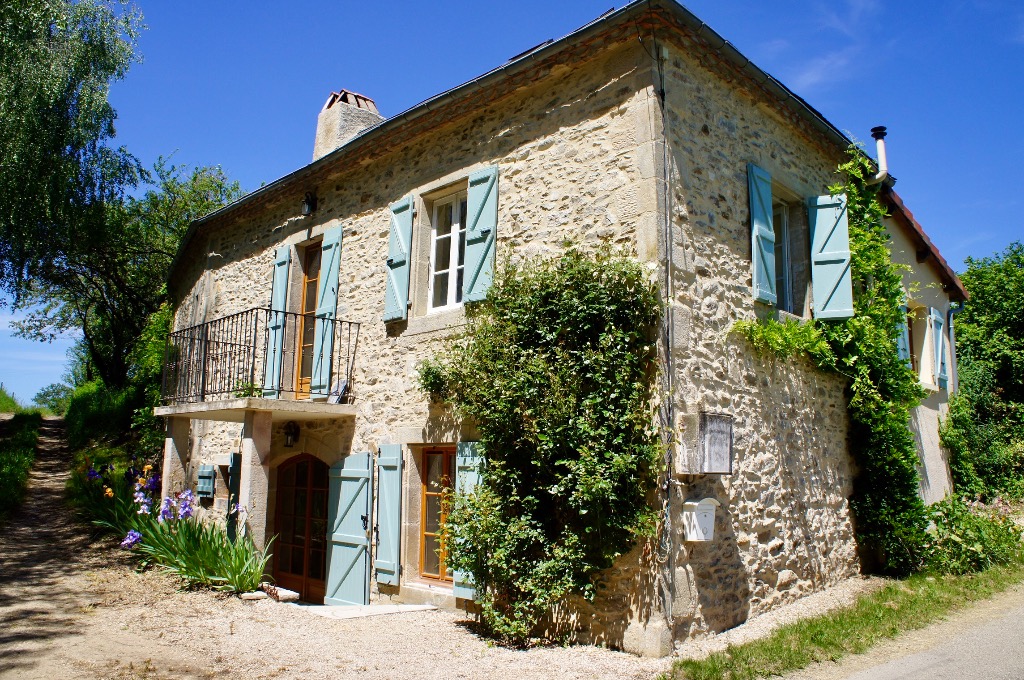 Traditional Quercy House, Sleeps 2-8  Private Pool. Hi Speed Wifi — 4-Schlafzimmer Gîte in Lot