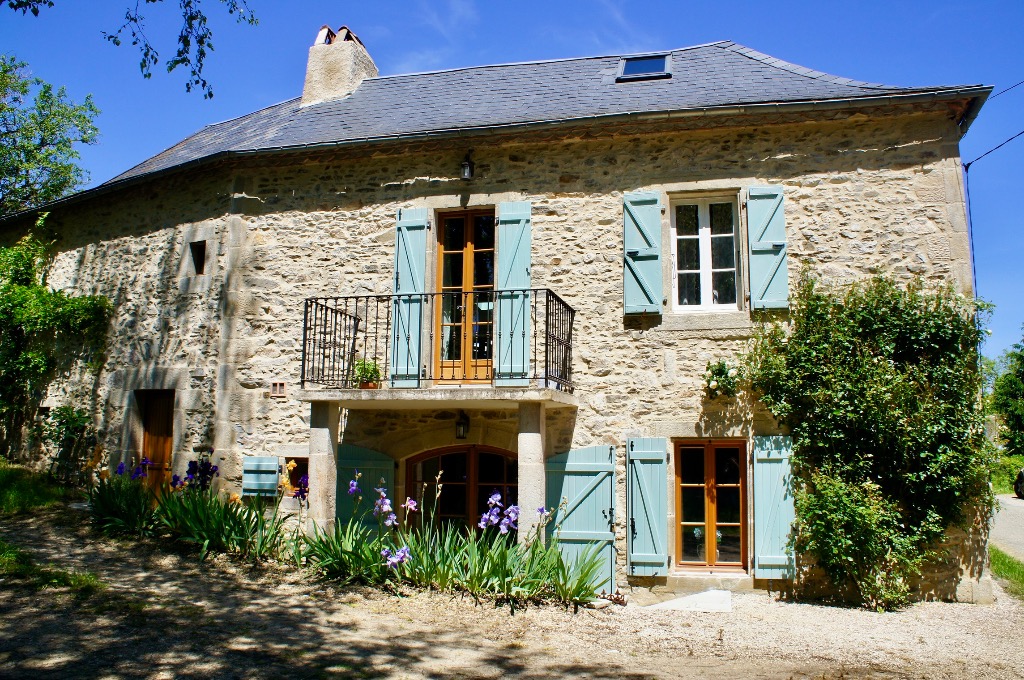 Traditional Quercy House, Sleeps 2-8  Private Pool. Hi Speed Wifi