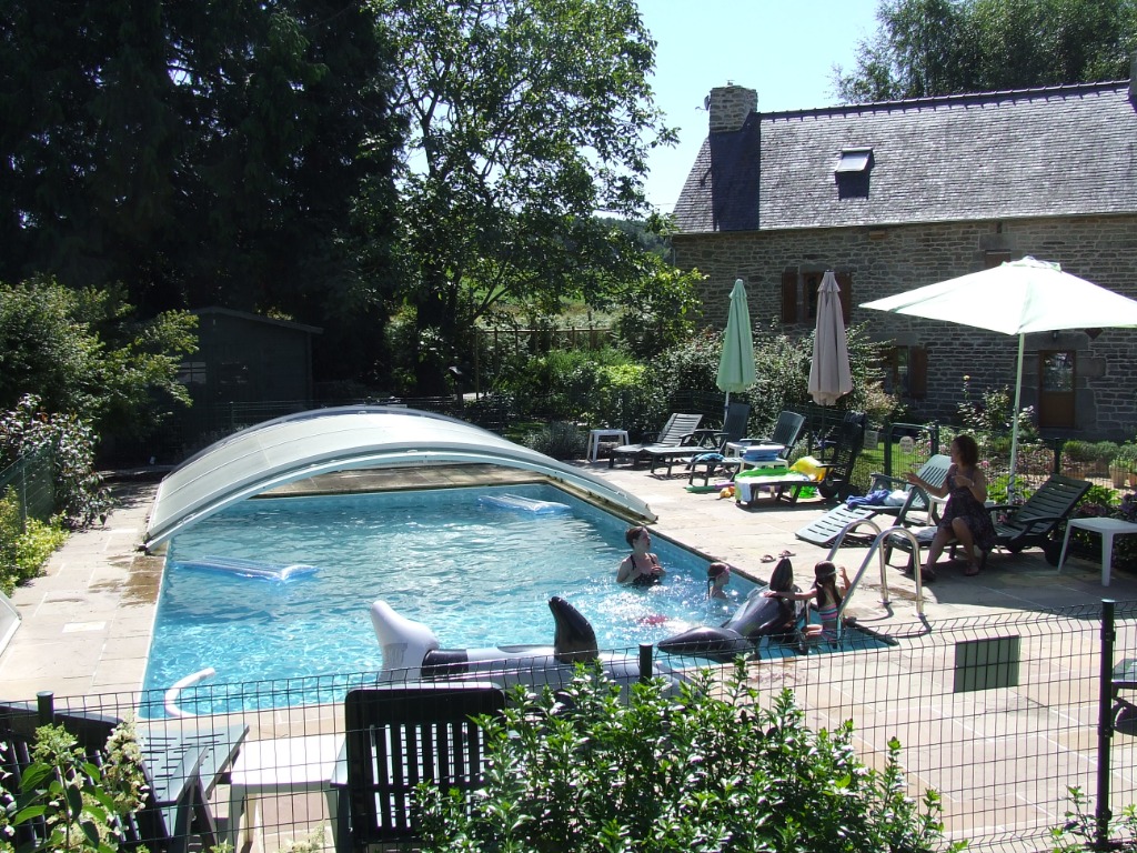 SELF CATERING LUXURY BRITTANY GITE, 5 BEDROOMS SLEEPS 12+