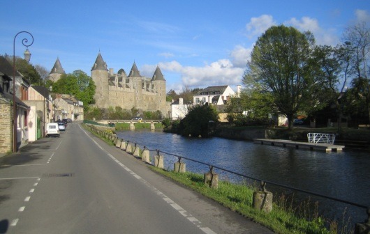 SELF CATERING LUXURY BRITTANY GITE, 5 BEDROOMS SLEEPS 12+