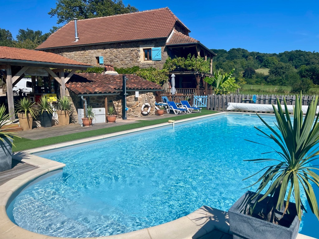 Luxury Barn Conversion Sleeps 2-7 Private Pool and Gym. Hi Speed Wifi — 3-Schlafzimmer Scheune in Lot