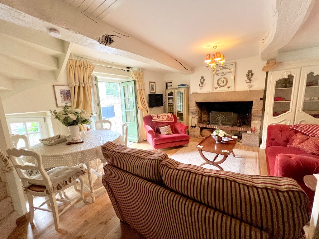 Pet-Friendly 2-Bed Riverside Gîte at Dinan Port | 3★ Meublé de Tourisme | La Petite Madeleine — 2-sypialnie Gite w Côtes-d'Armor