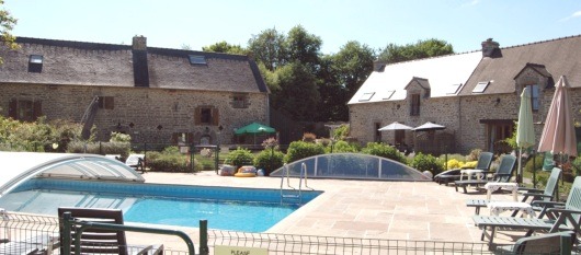 SELF CATERING LUXURY BRITTANY GITE, 5 BEDROOMS SLEEPS 12+