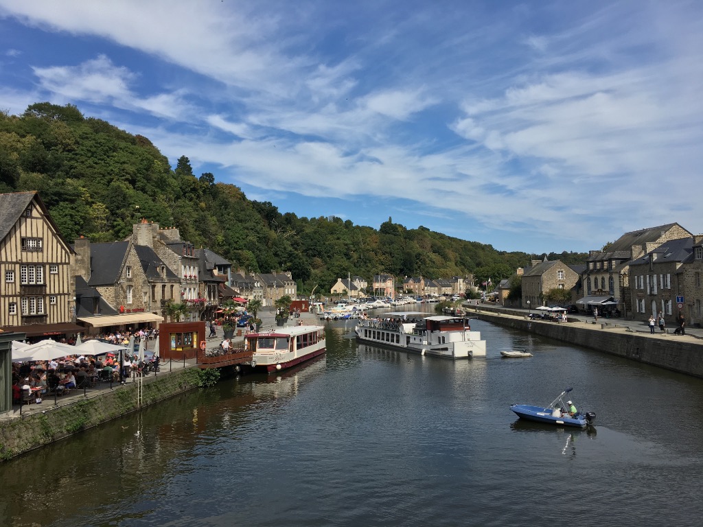 Pet-Friendly 2-Bed Riverside Gîte at Dinan Port | 3★ Meublé de Tourisme | La Petite Madeleine