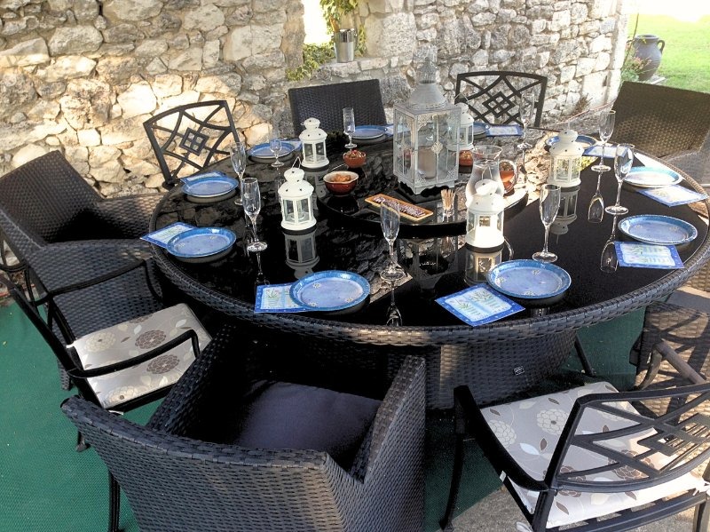 Secluded Luxury Retreat A Short Walk from Town