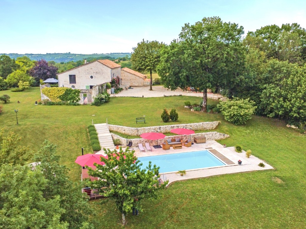 Secluded Luxury Retreat A Short Walk from Town — 4-dormitorios Casa en Tarn-et-Garonne