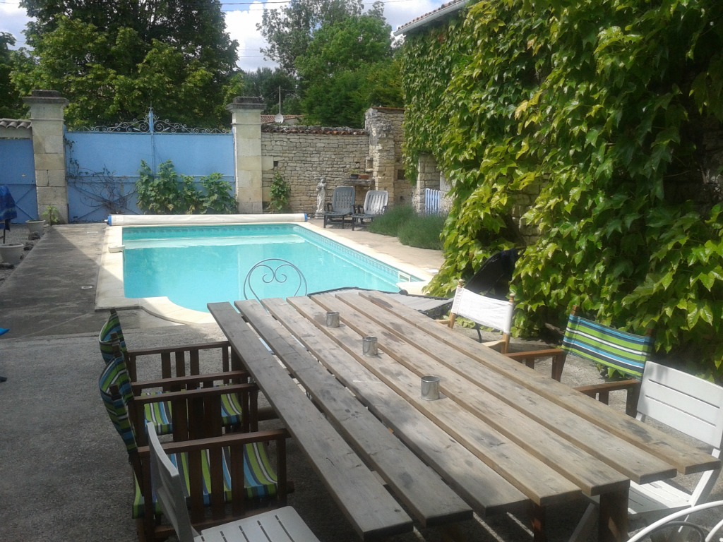 Charentaise farmhouse with private heated pool